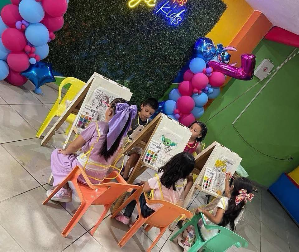 Festejo en el salón principal
